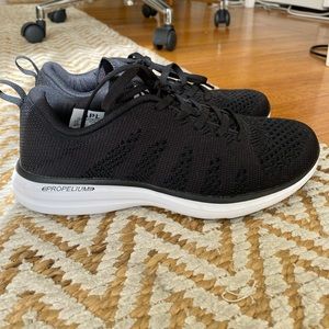 APL Techloom Pro Sneakers in Black
